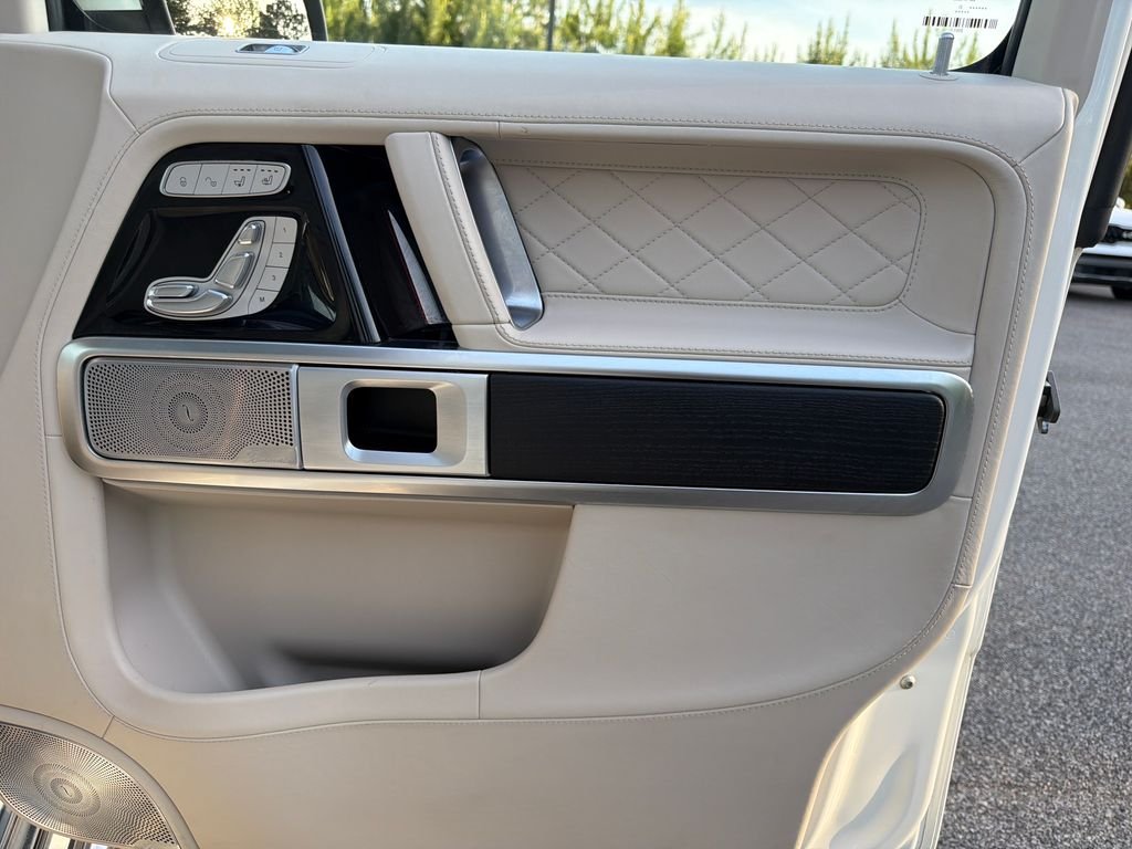 Used 2021 designo Diamond White Metallic Mercedes-Benz G 63 AMG® image 38