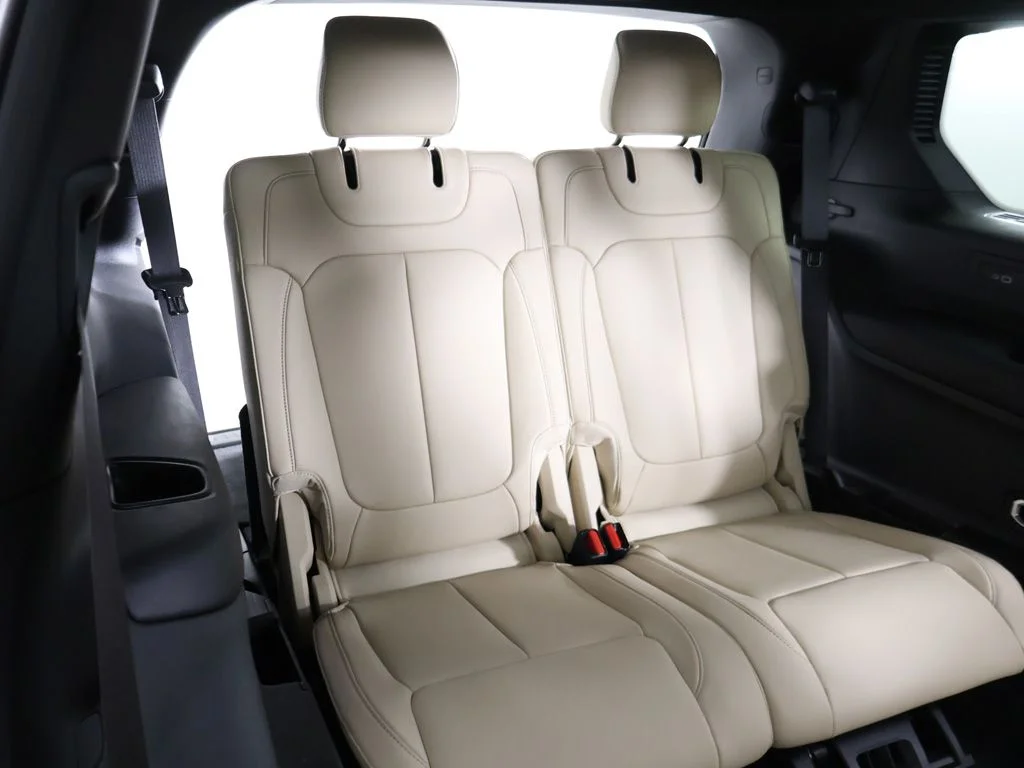 Used 2023 Silver Jeep Limited image 41