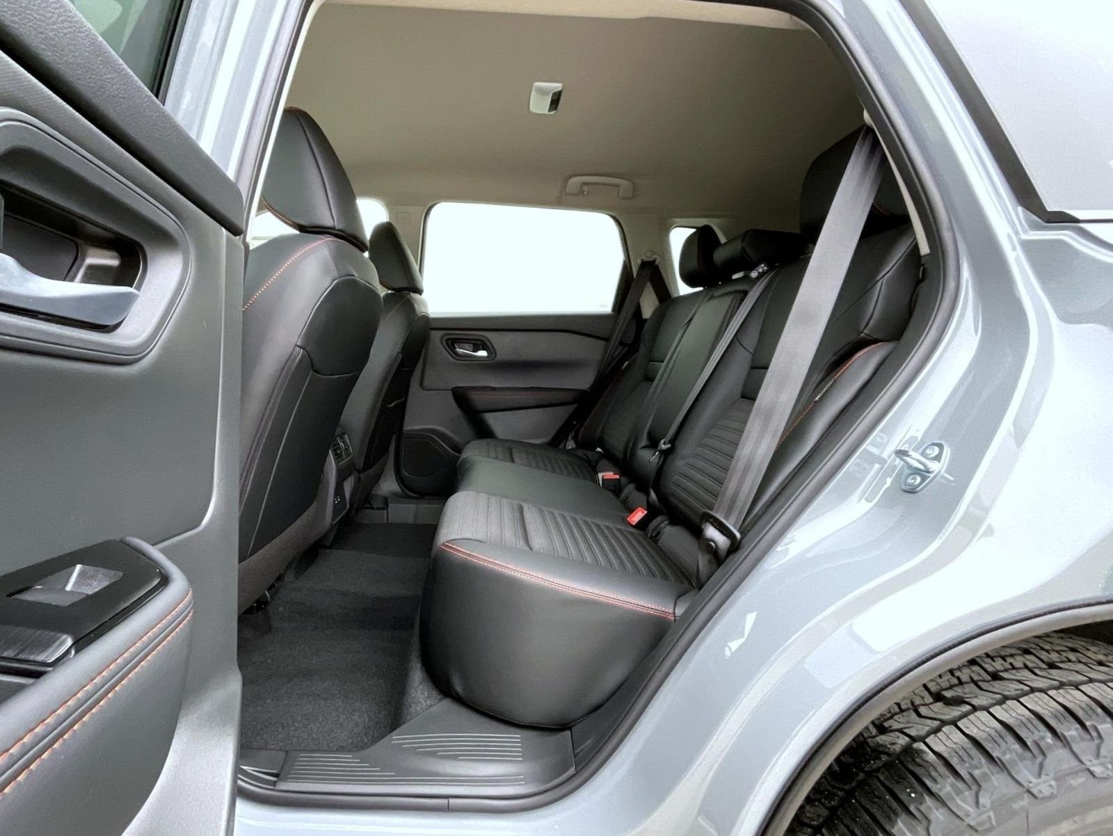 New 2026 Boulder Gray Pearl Nissan Rock Creek image 11