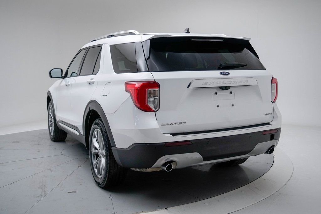 Used 2023 White Ford Limited image 7