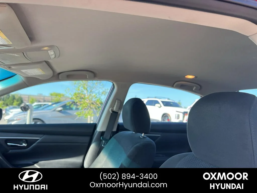 Used 2015 Cayenne Red Nissan 2.5 SV image 6