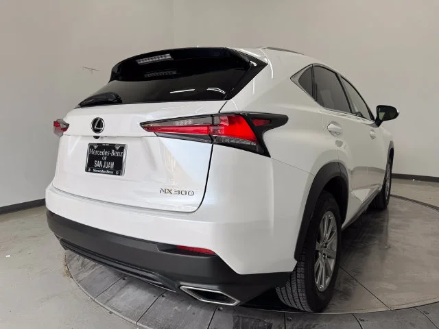 Used 2021 Eminent White Pearl Lexus 300 Base image 30