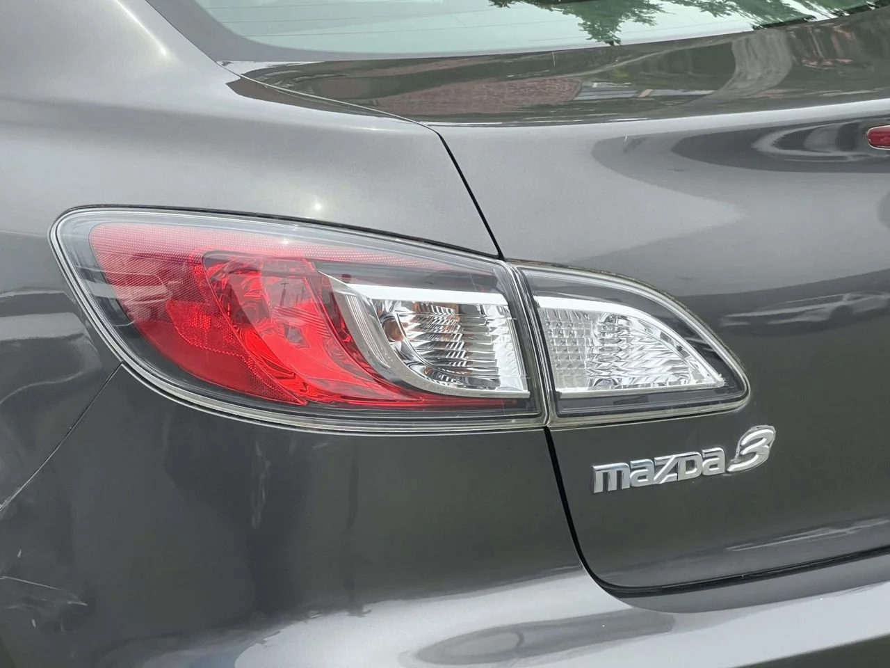 Used 2012 Graphite Mica Mazda i Touring image 14