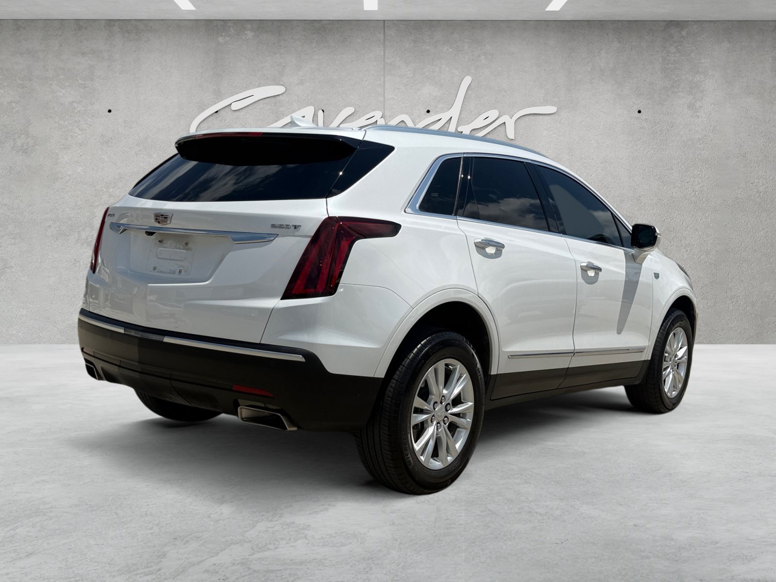 Certified Used 2023 Crystal White Tricoat Cadillac Luxury image 16