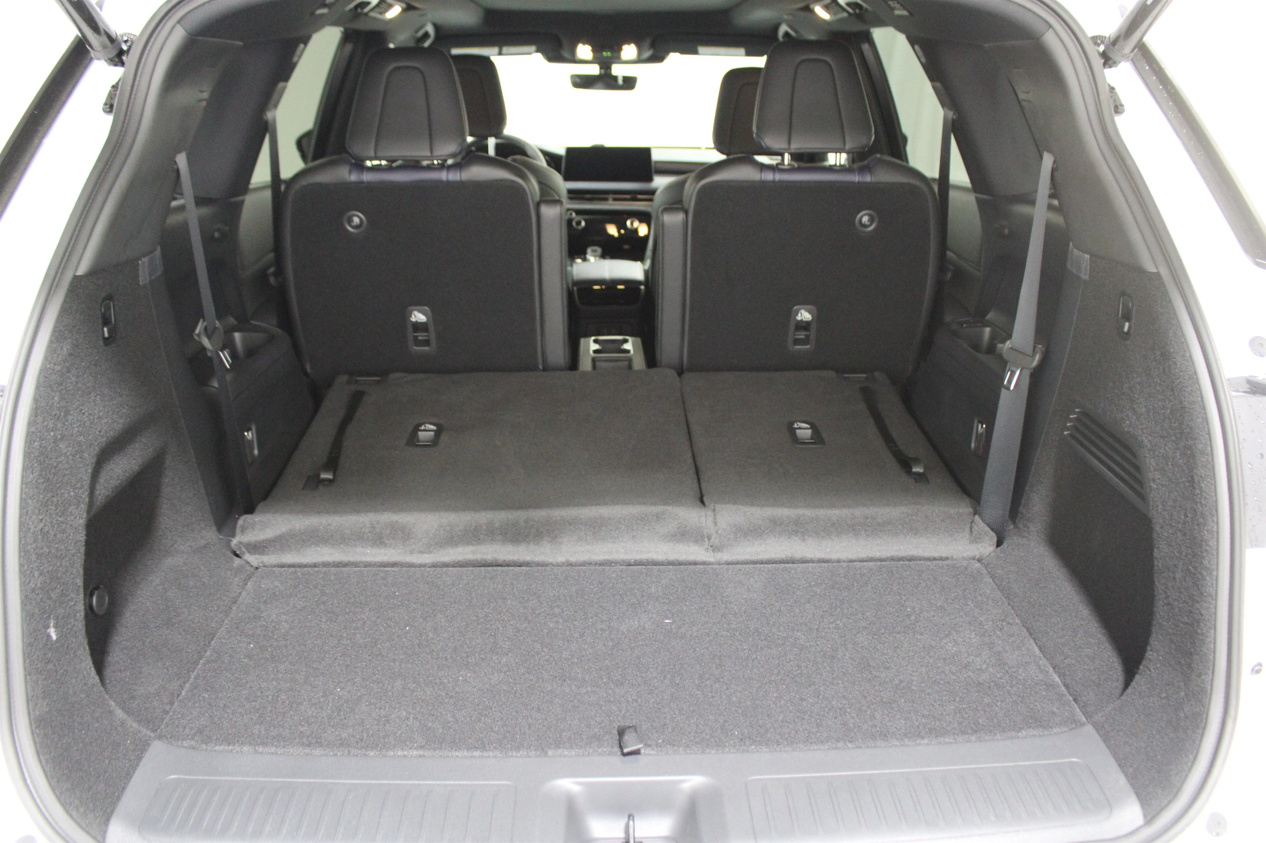 New 2026 RADIANT WHITE INFINITI Sport AWD image 23