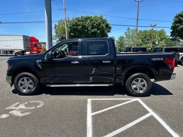 Used 2025 Black Ford XLT image 4