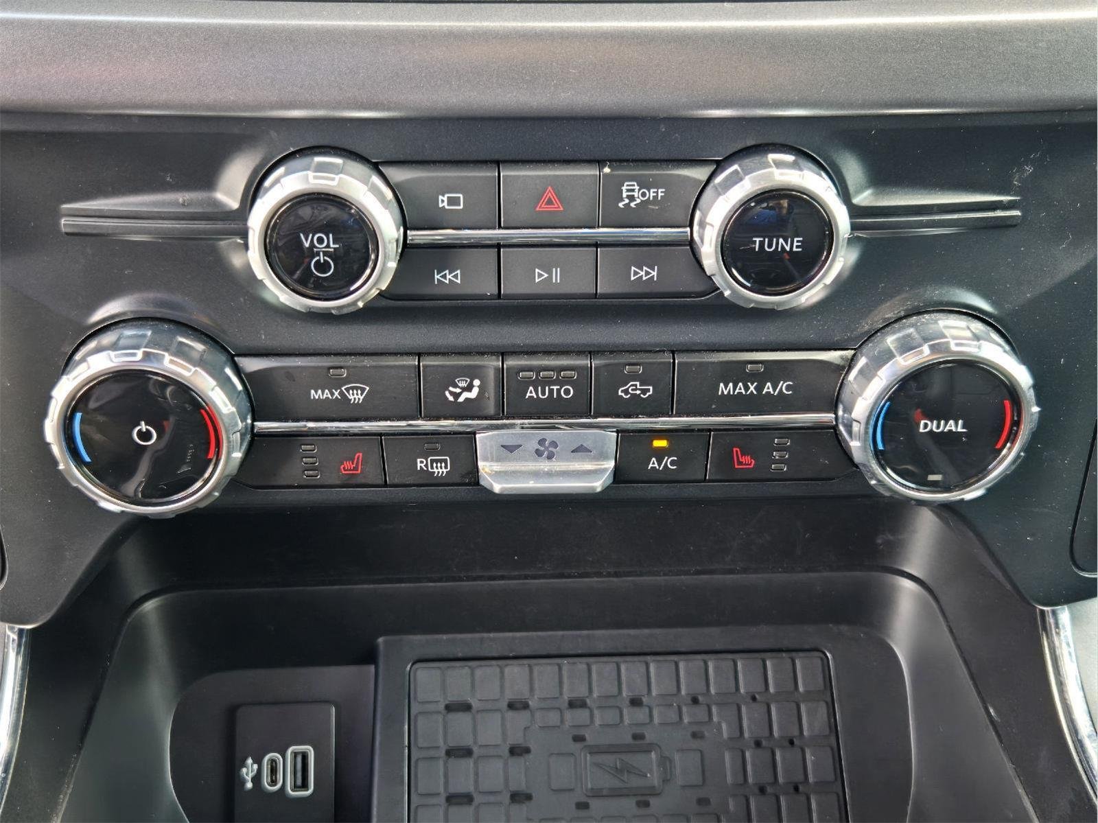 Used 2025 Oxford White Ford XLT image 18