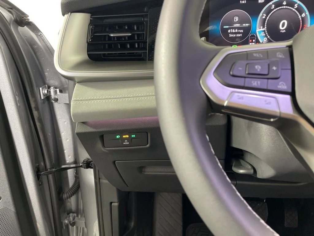2026 Volkswagen Tiguan SE - Photo 13
