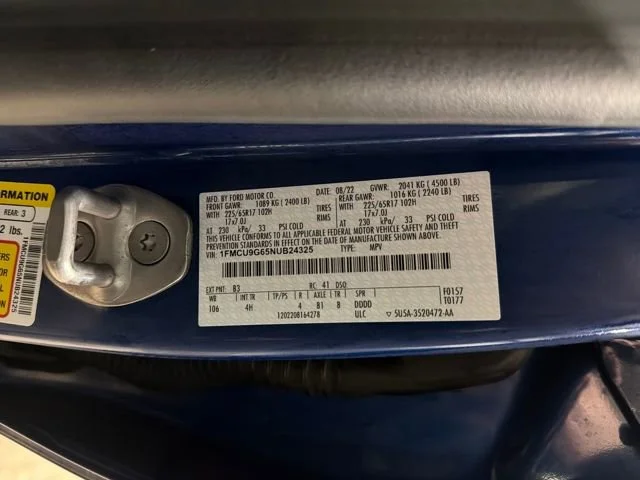 Used 2022 Blue Ford SE image 16