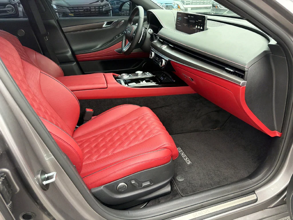 Used 2024 Silver Genesis 2.5T image 13