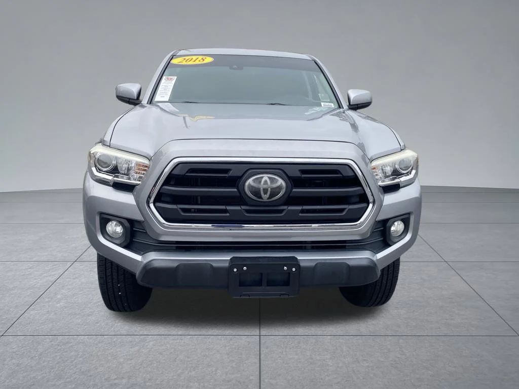 Used 2018 Silver Toyota SR5 image 18