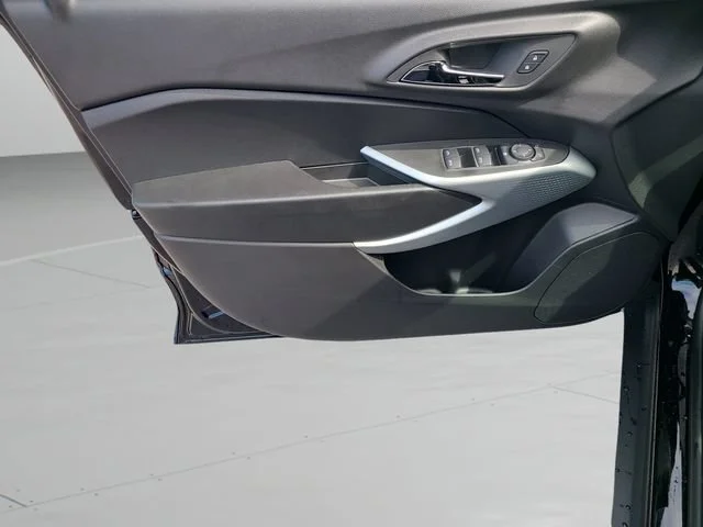 New 2026 Mosaic Black Metallic Chevrolet 1RS image 19