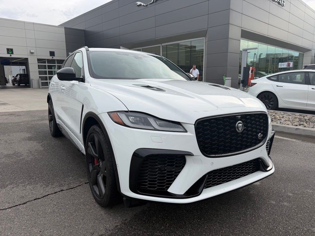 Used 2024 White Jaguar SVR image 3