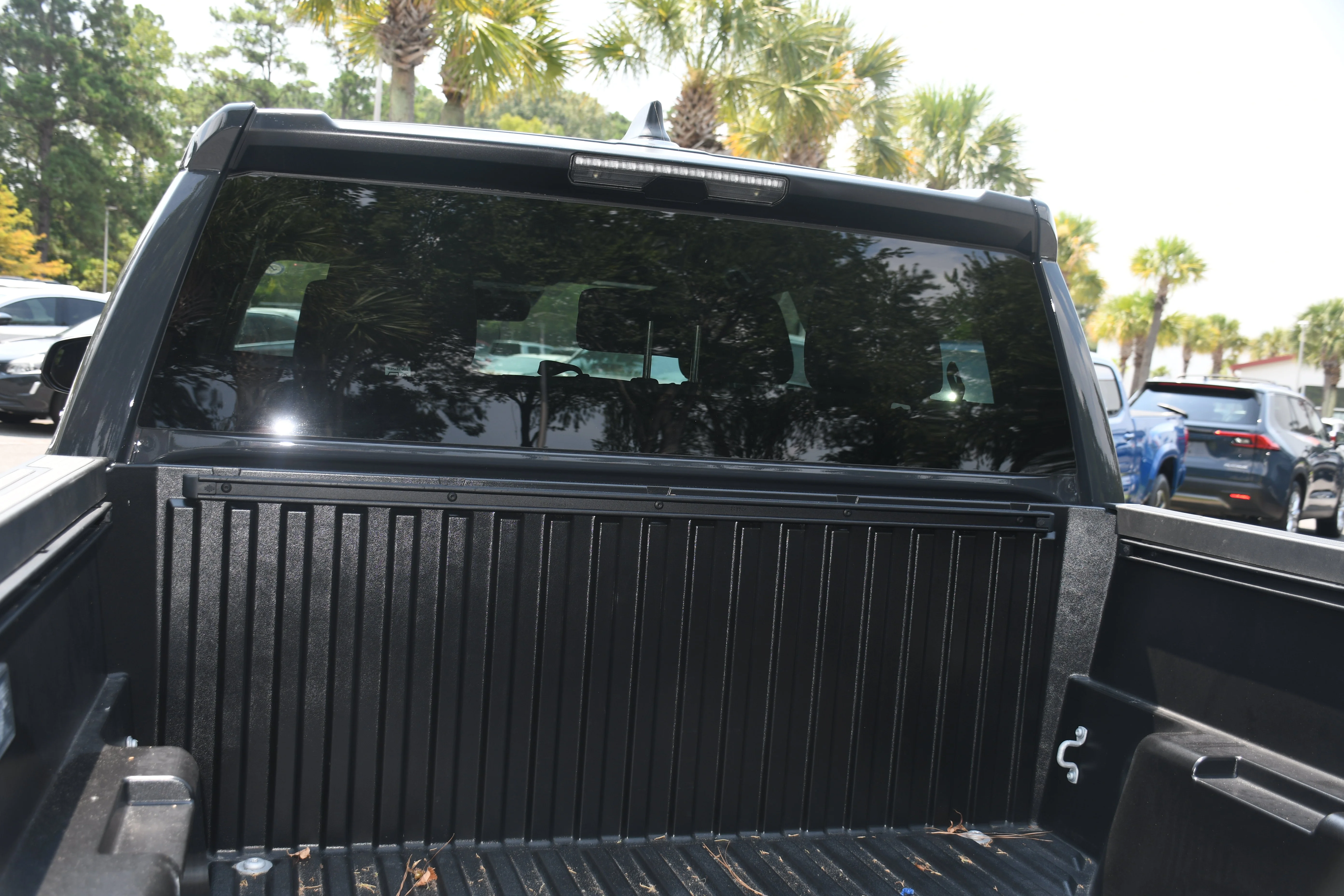 2025 Toyota Tacoma SR5 - Photo 16