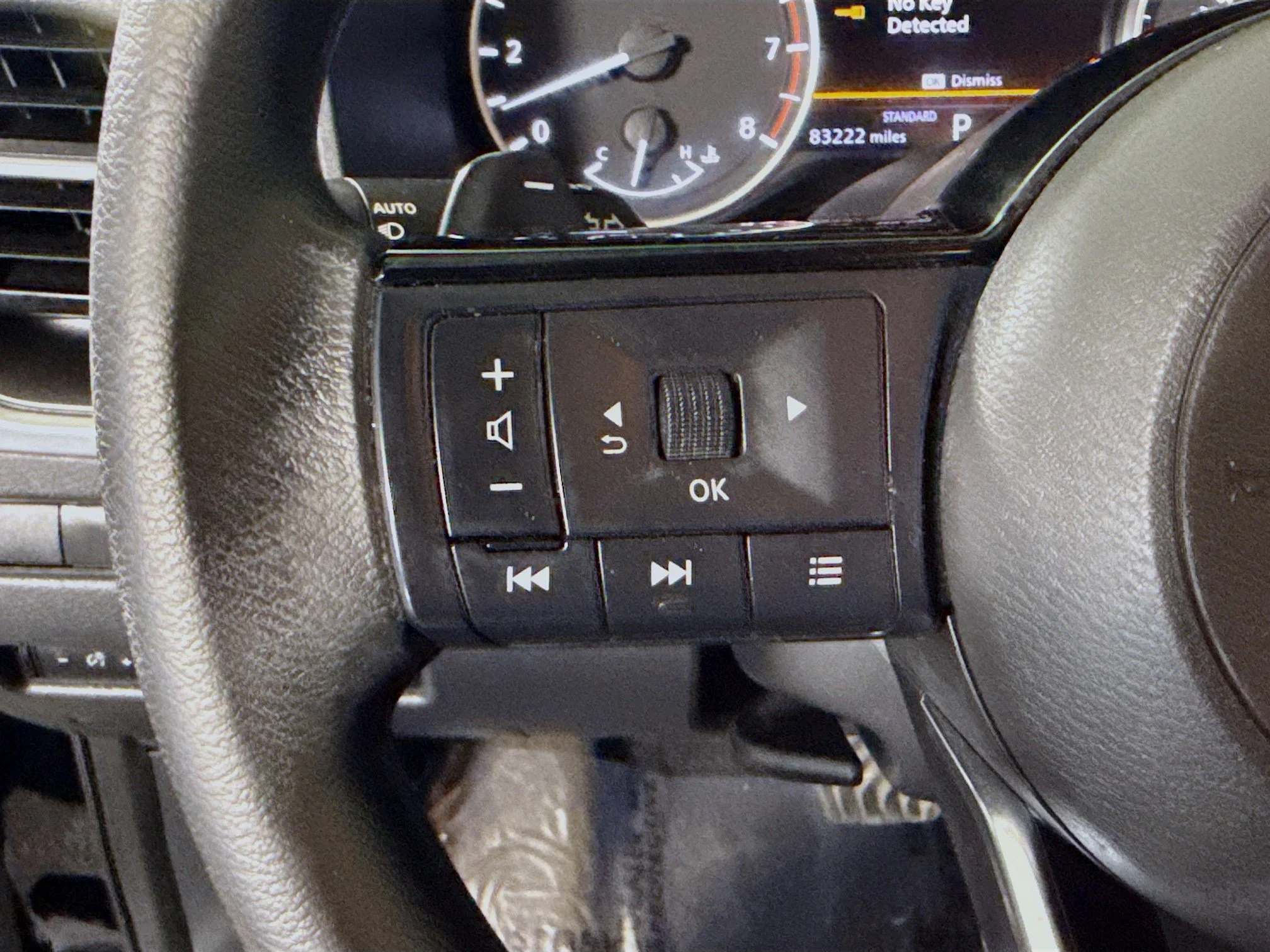 Used 2022 Super Black Nissan SV image 10