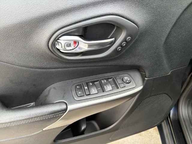 Used 2020 Black Jeep Limited image 22