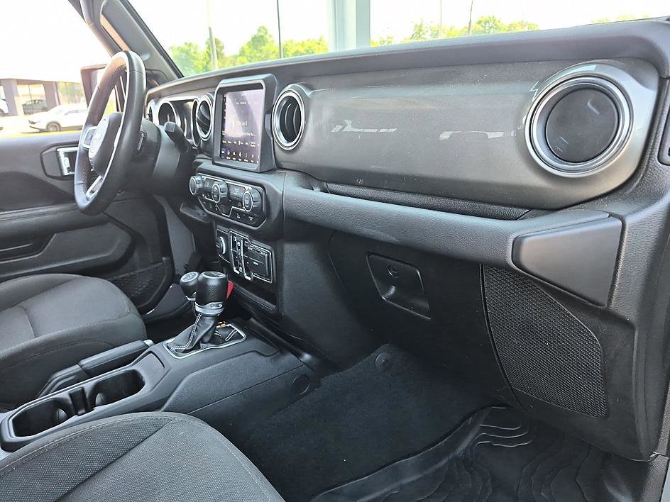 Used 2023 Gray Jeep Overland 4x4 image 33