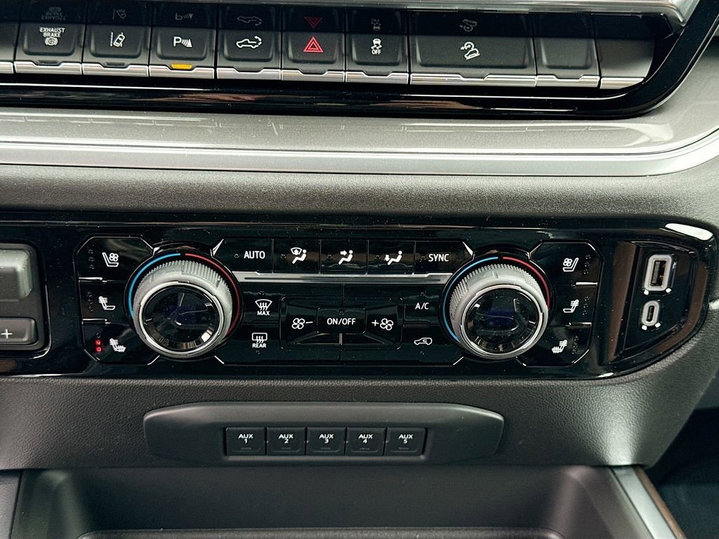 2026 Chevrolet Silverado 3500 HD High Country - Photo 16