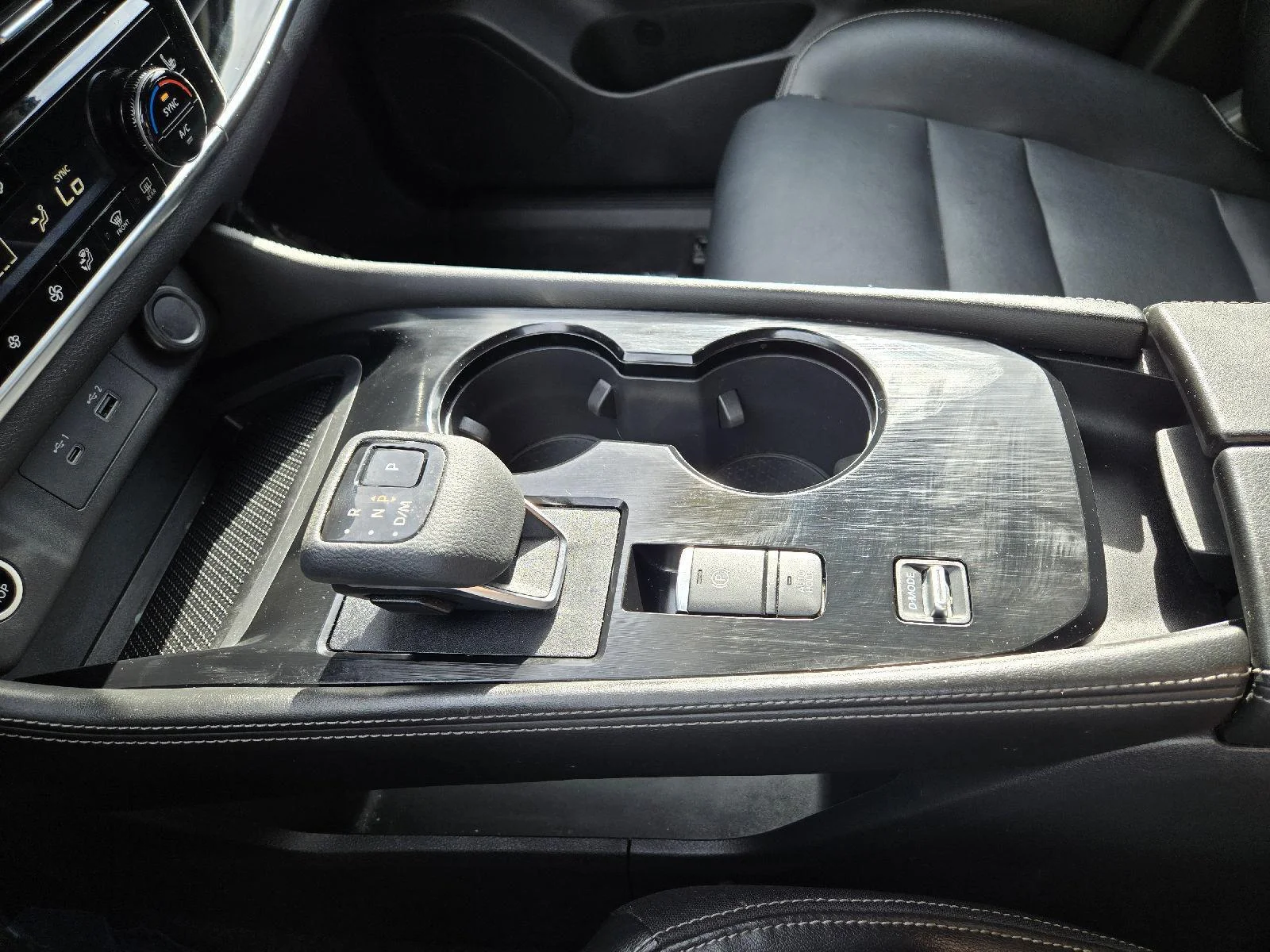 Used 2022 Super Black Nissan SL image 22