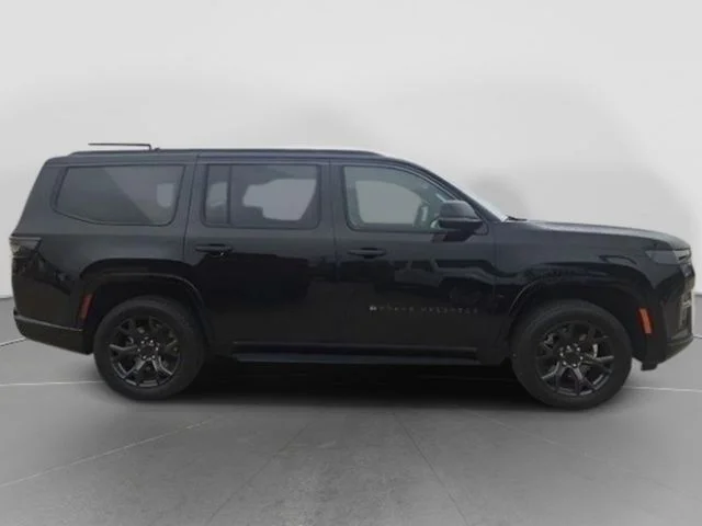 New 2026 High Gloss Black Exterior Paint Jeep Limited Altitude image 5