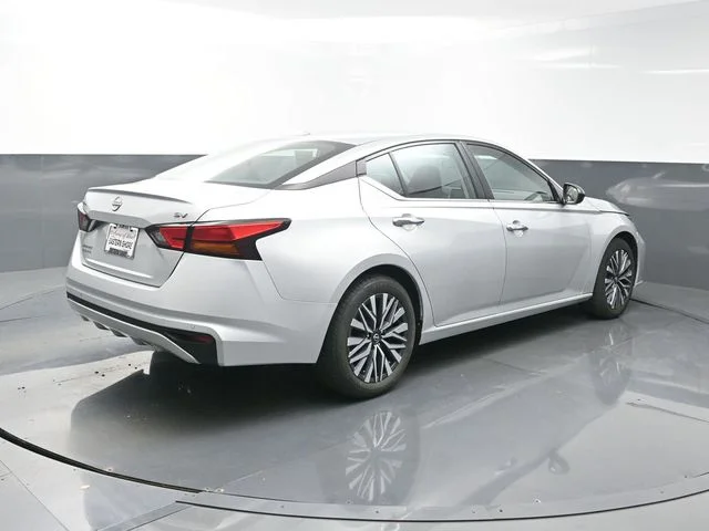 2024 Nissan Altima SV - Photo 7
