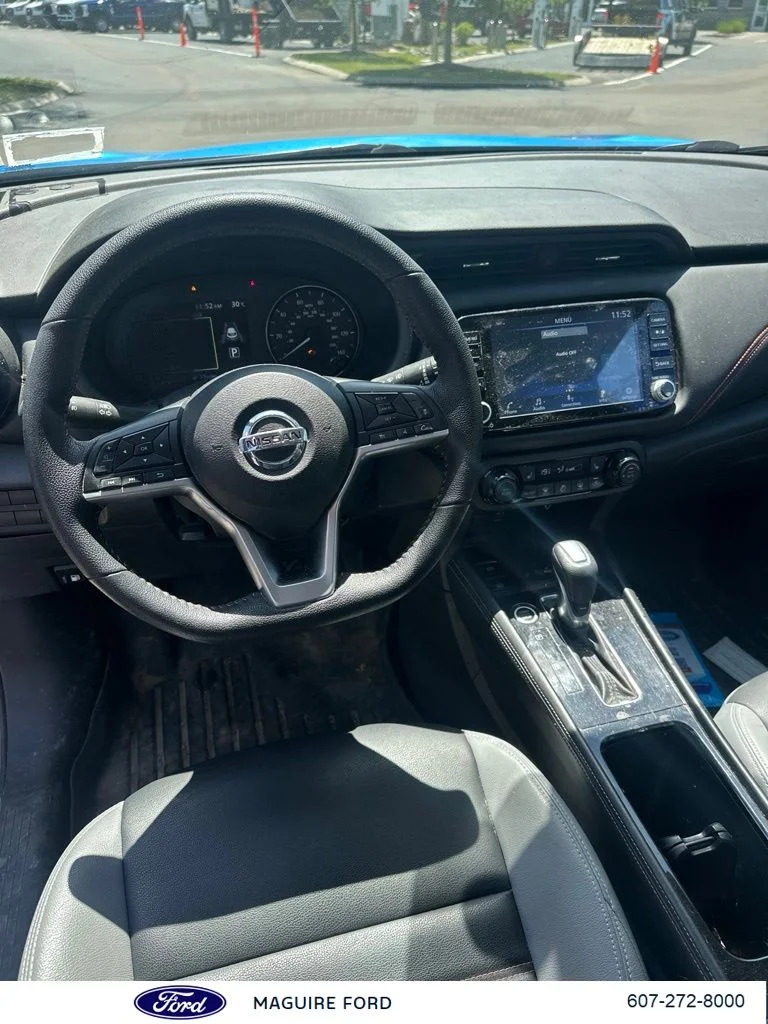Used 2021  Nissan SR image 15