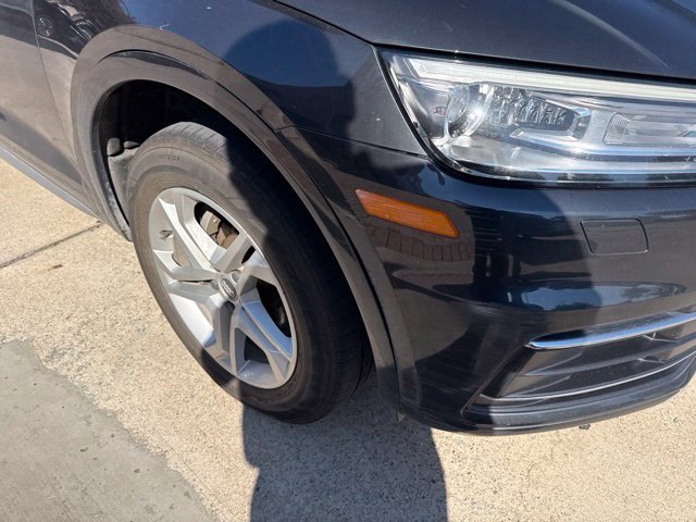 Used 2019 Gray Metallic Audi 2.0T Premium image 5