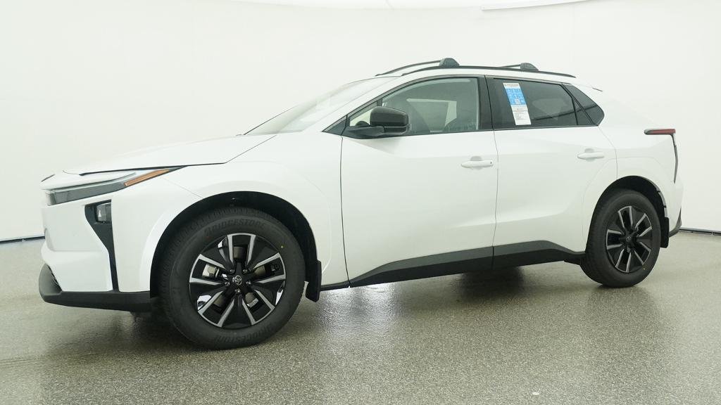 New 2026 Wind Chill Pearl Toyota XLE image 4