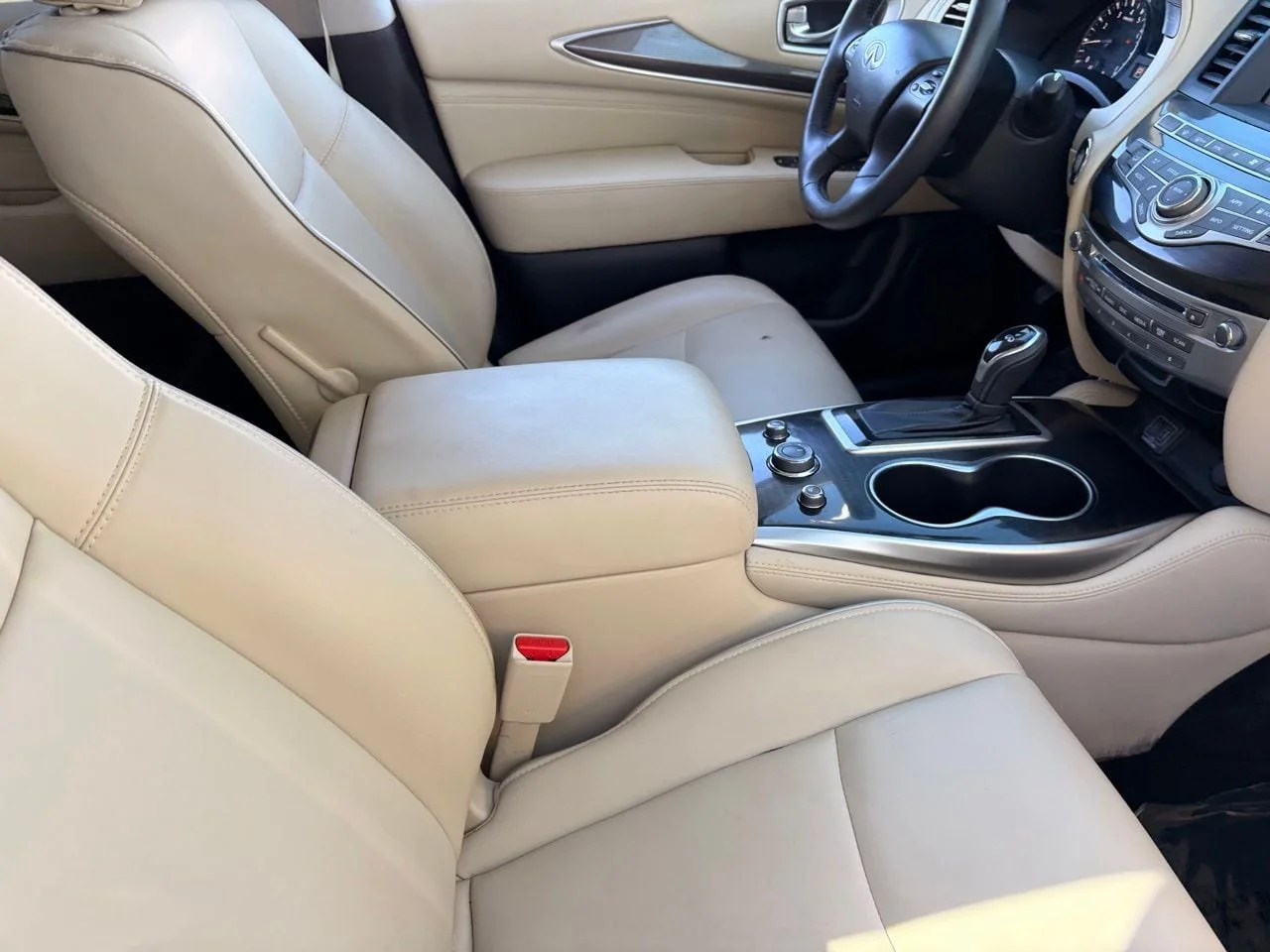 Used 2020 Majestic White INFINITI Pure image 11