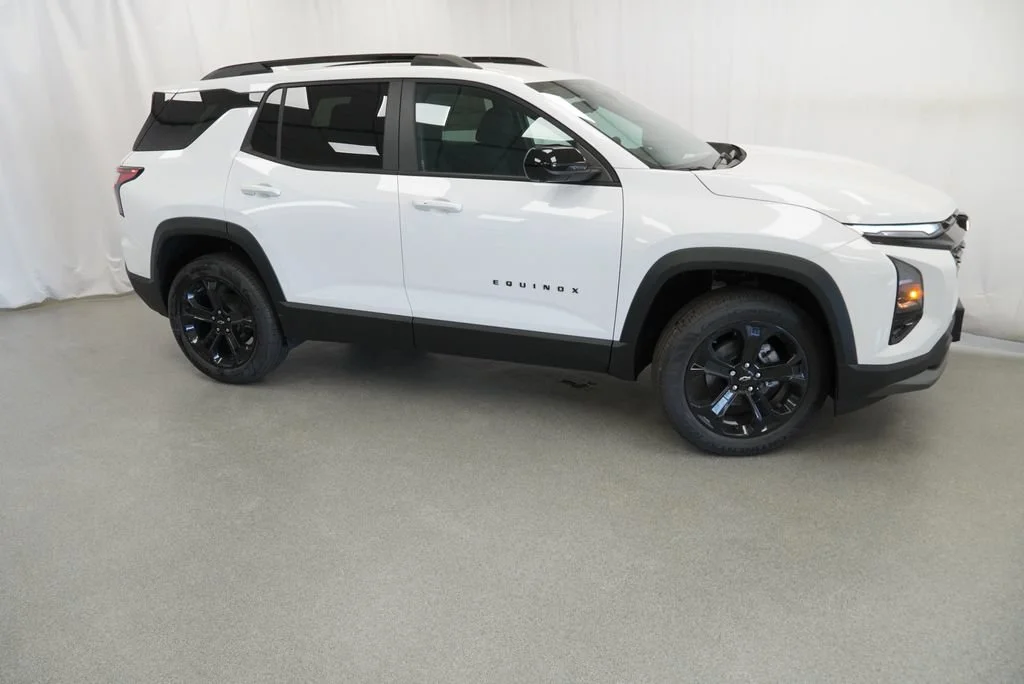 New 2027 Summit White Chevrolet LT image 5
