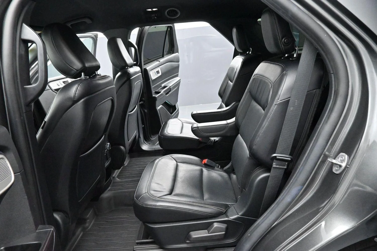 Used 2020 Magnetic Ford Limited image 30