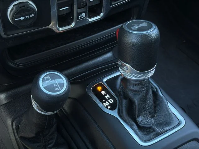 Used 2023 Silver Jeep Sport S image 27