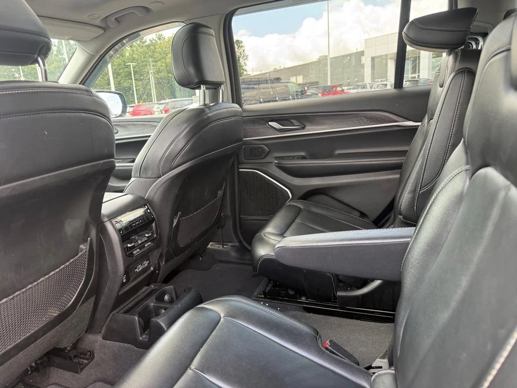 Used 2022 Gray Jeep Limited image 20