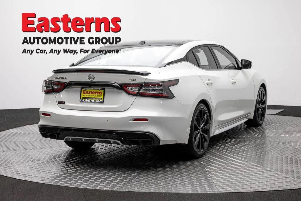 Used 2023 White Nissan SR image 5