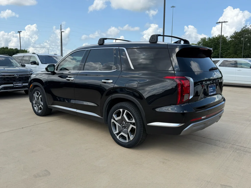 Used 2024 Abyss Black Pearl Hyundai Limited image 3