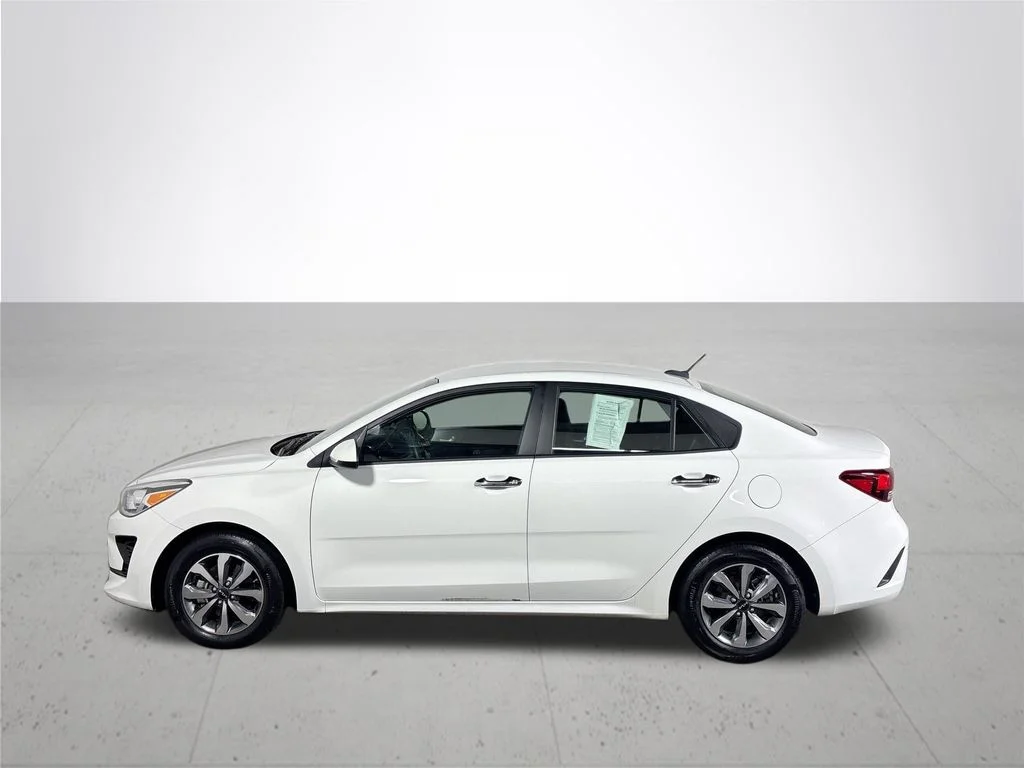 Used 2023 White Kia S image 9