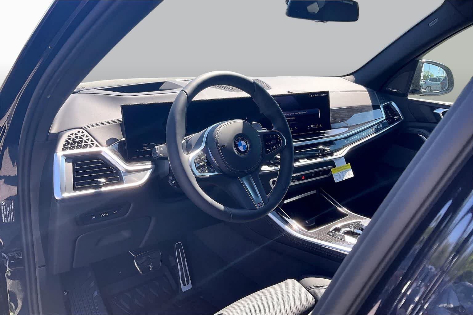 New 2026 Carbon Black Metallic BMW xDrive40i image 9