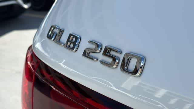 Certified Used 2025 Polar White Mercedes-Benz GLB 250 image 9