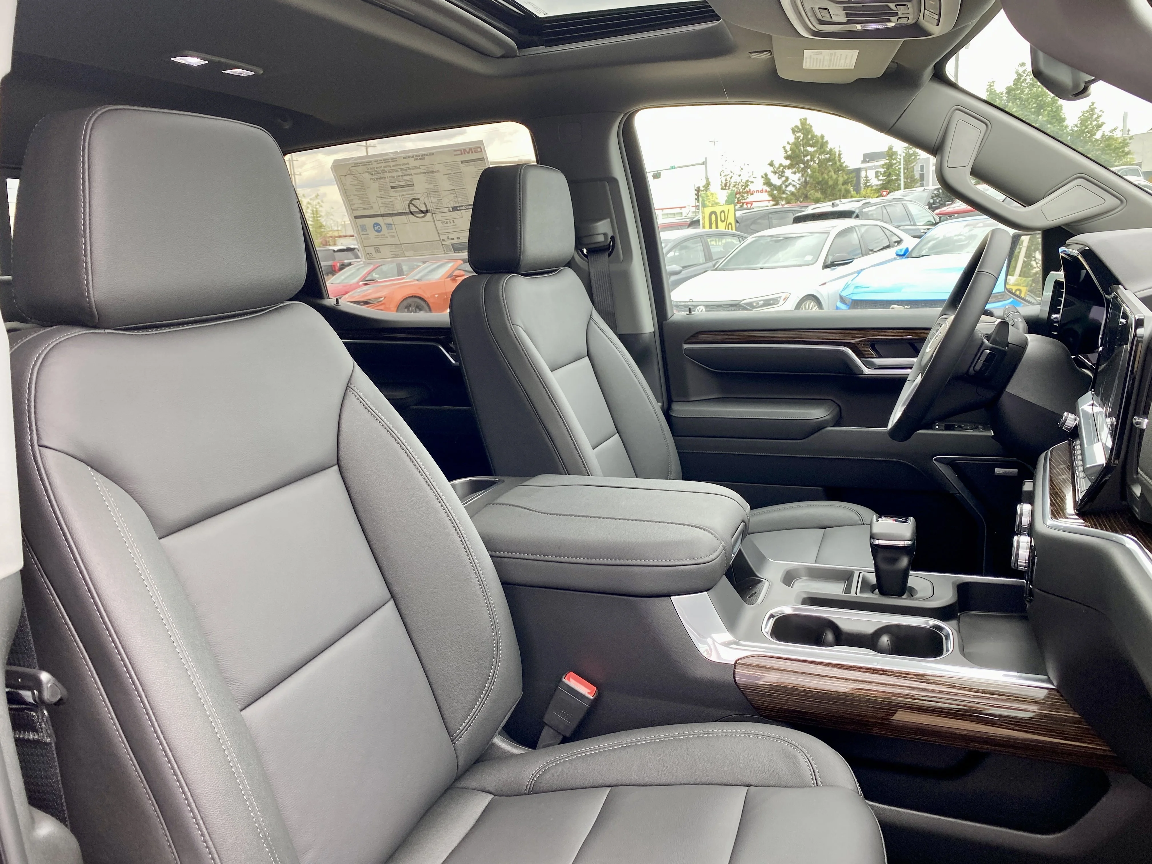 New 2026 ONYX BLACK GMC Elevation image 31