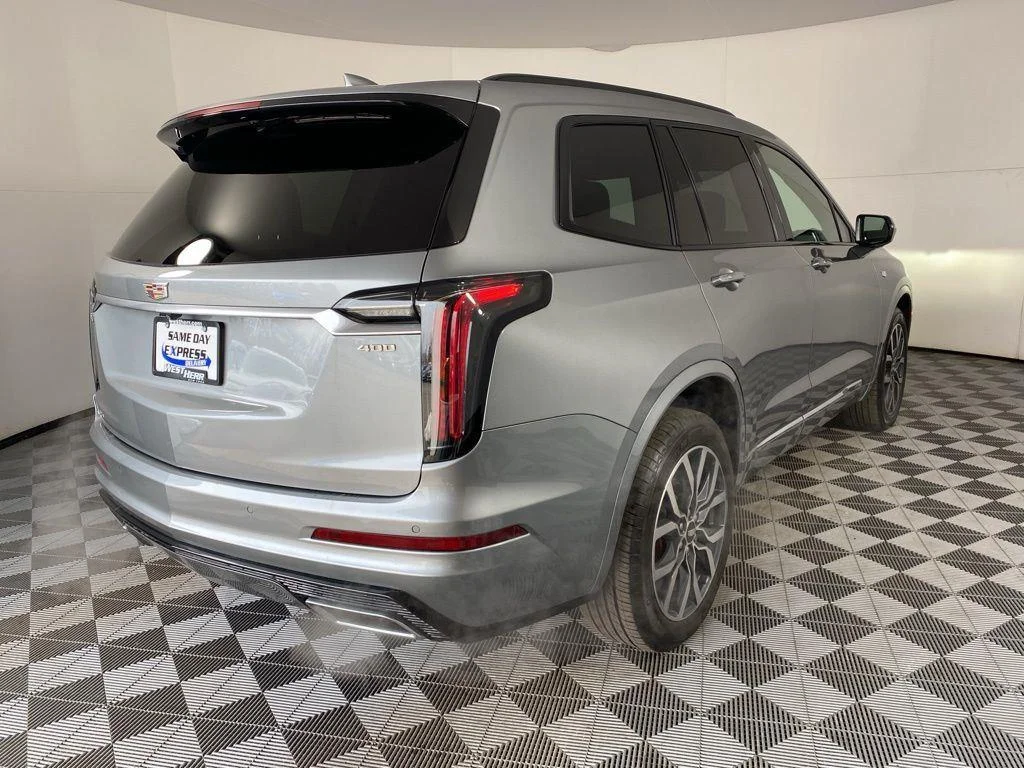 Used 2023 Argent Silver Metallic Cadillac Sport image 10