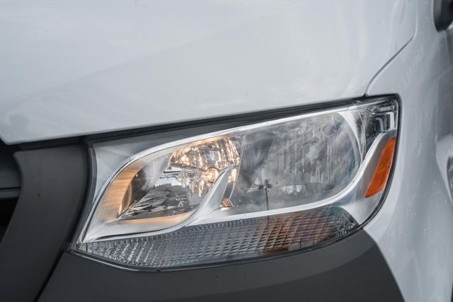 New 2026 Arctic White Mercedes-Benz Cargo 170 WB image 12