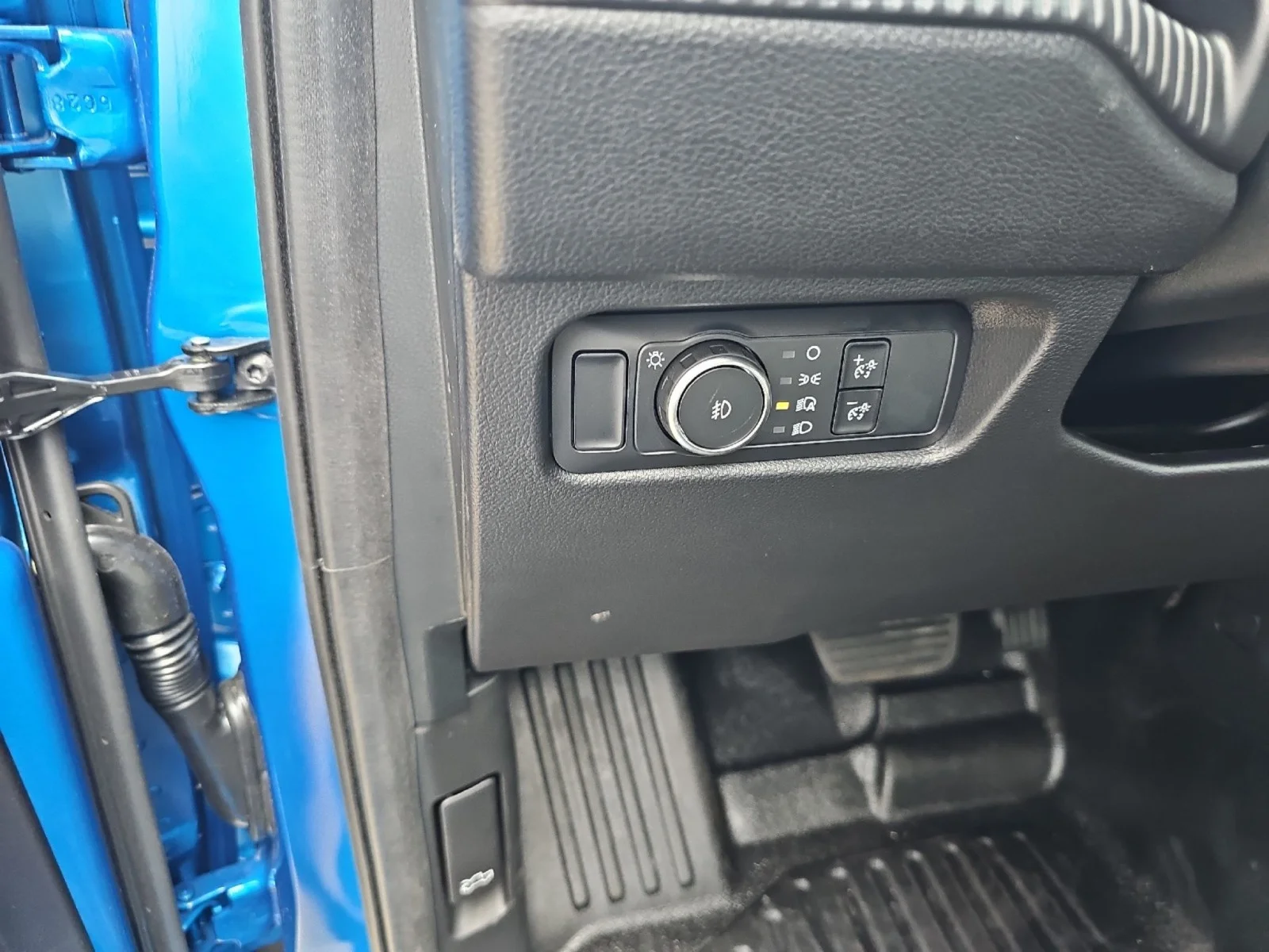 New 2026 Velocity Blue Metallic Ford XL image 21
