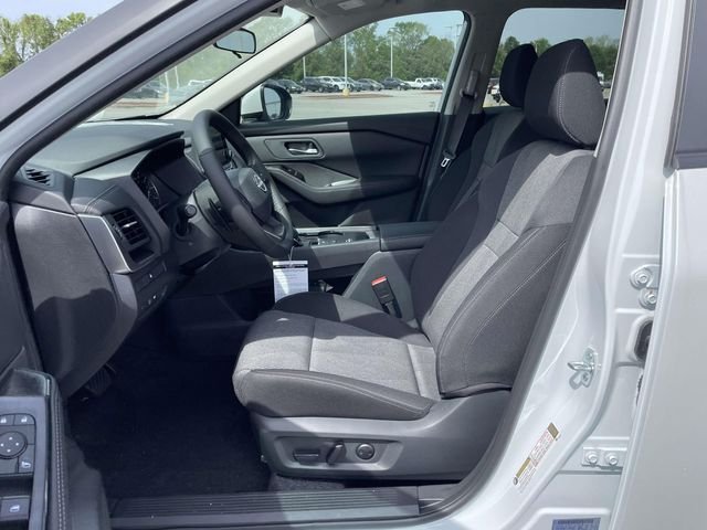 2026 Nissan Rogue SV - Photo 14