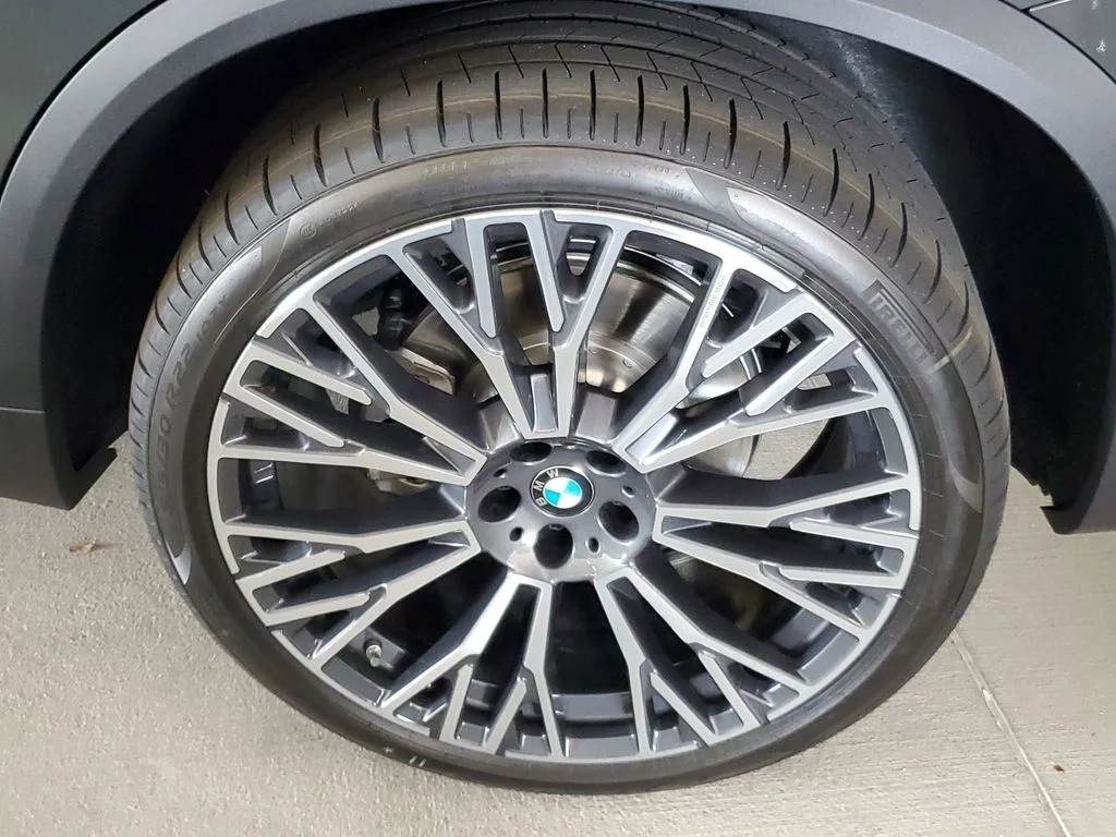 New 2026 Gray BMW xDrive40i image 5