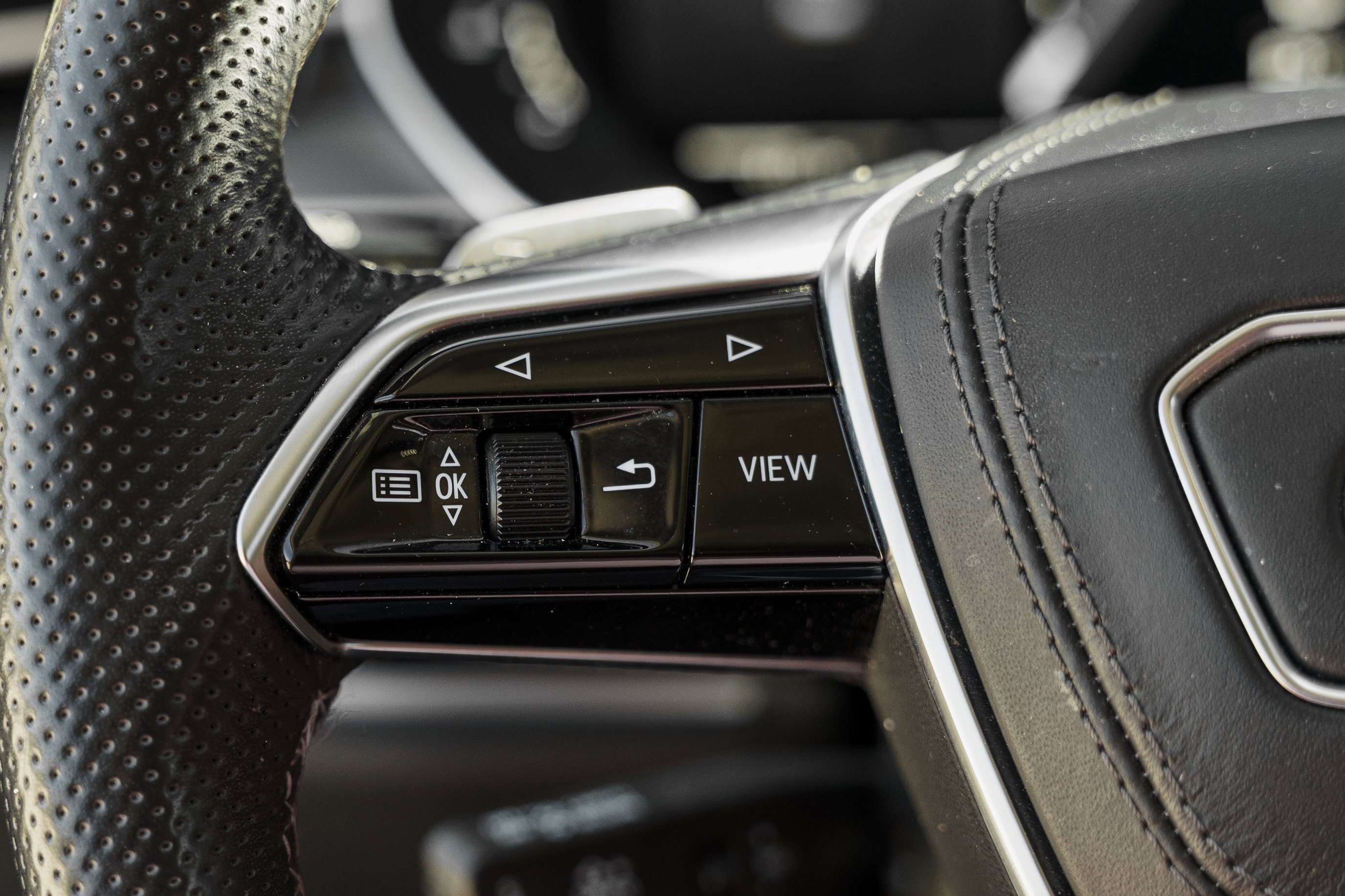 Used 2022 Daytona Gray Pearl Effect Audi  image 17