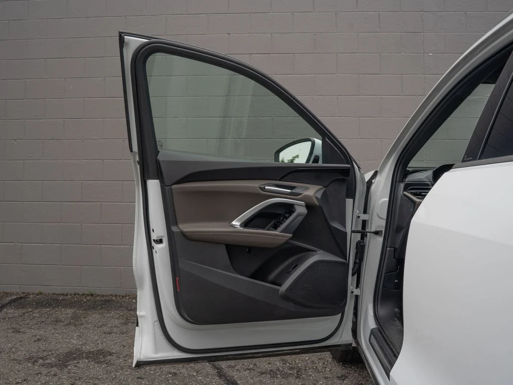 Used 2025 White Audi  image 15