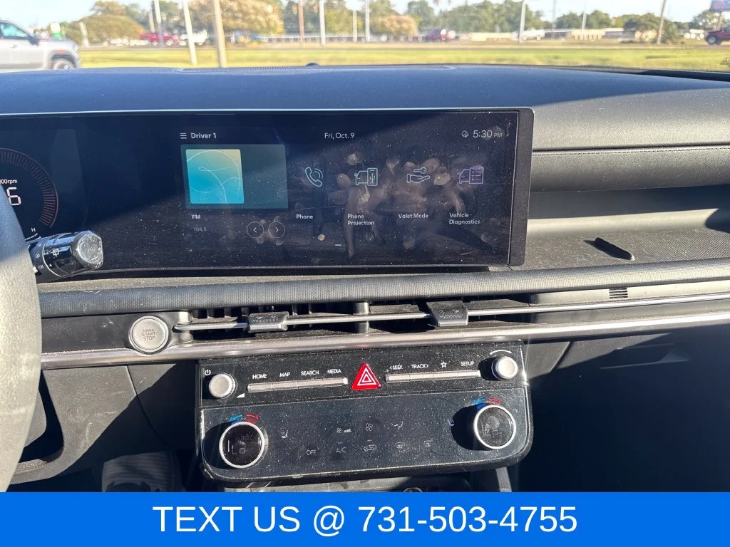Used 2025 White Hyundai SEL image 18