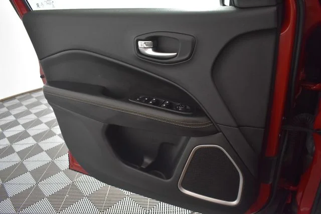 Used 2018 Red Jeep Latitude image 35