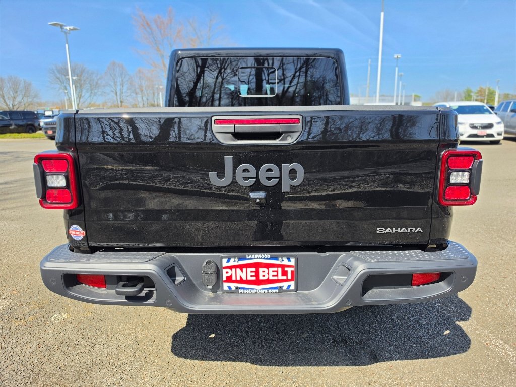 New 2026 Black Clear-Coat Exterior Paint Jeep Sahara image 12
