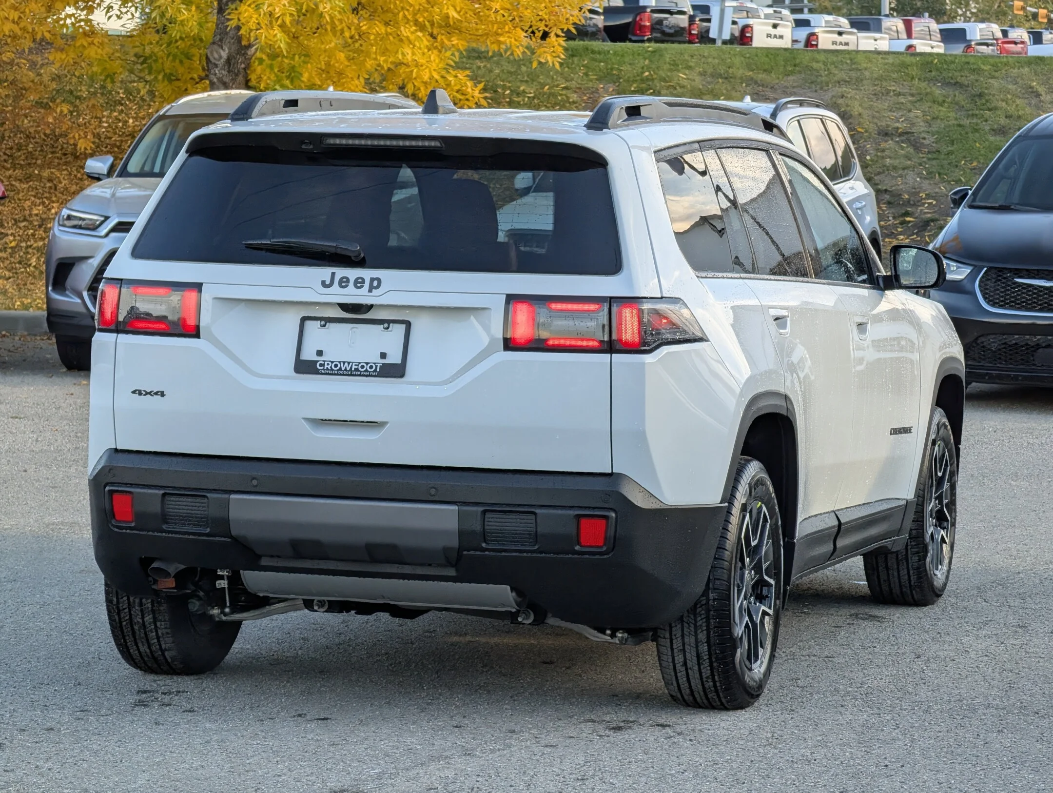 New 2026 White Jeep - - Hybrid - Adaptive Cruise - 12.3 Display - Heated Seats - Blind Spot Monitor & More! image 8
